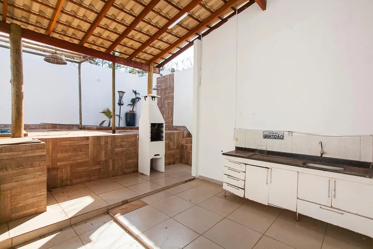 Garagem em Jardim Inconfidência - Uberlândia