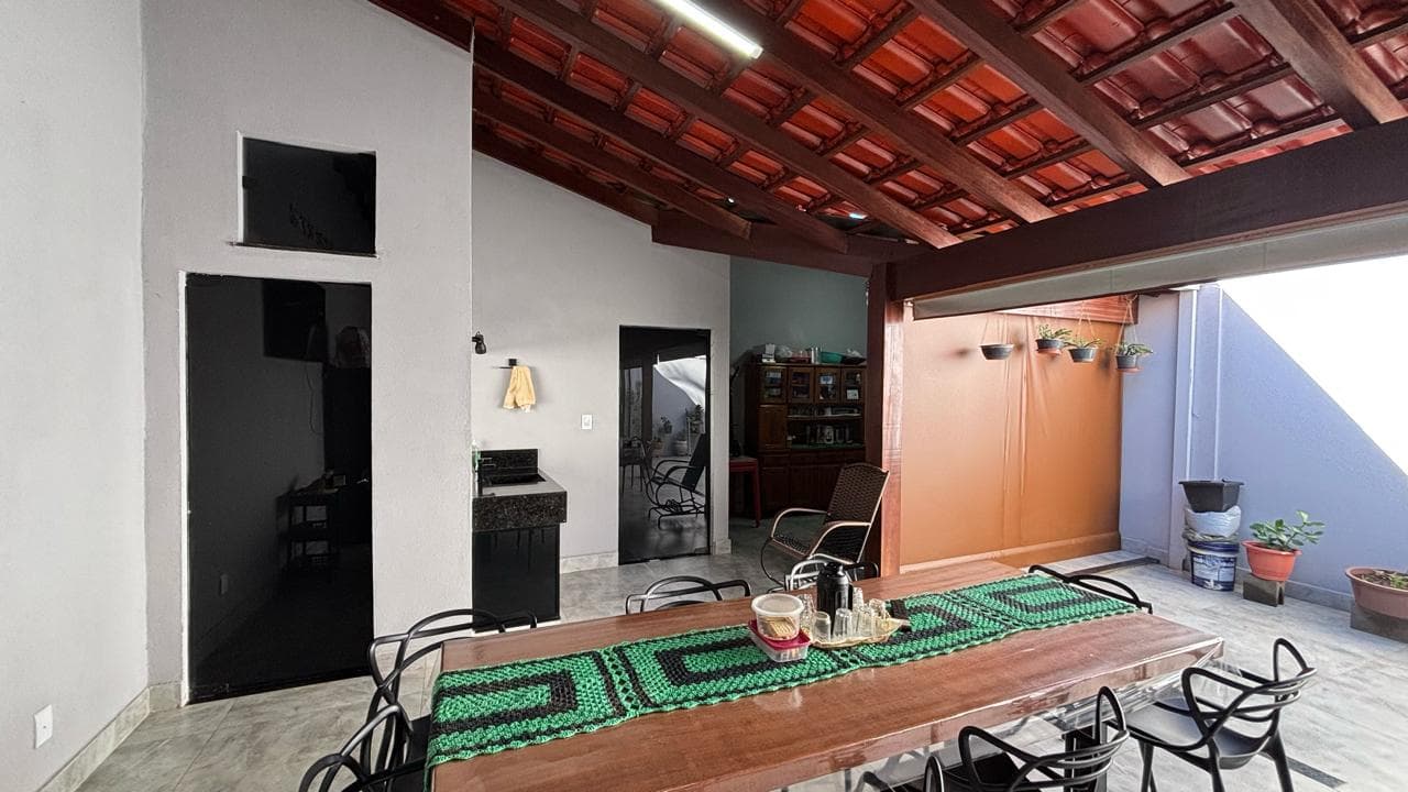 Casa em Segismundo Pereira - Uberlândia