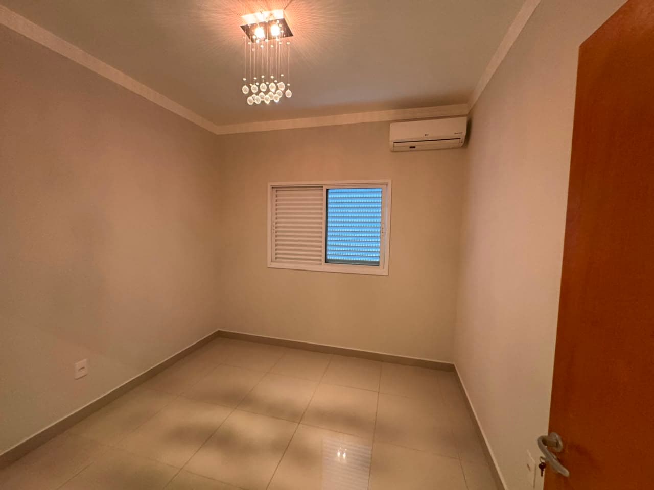 Casa em Novo Mundo - Uberlândia